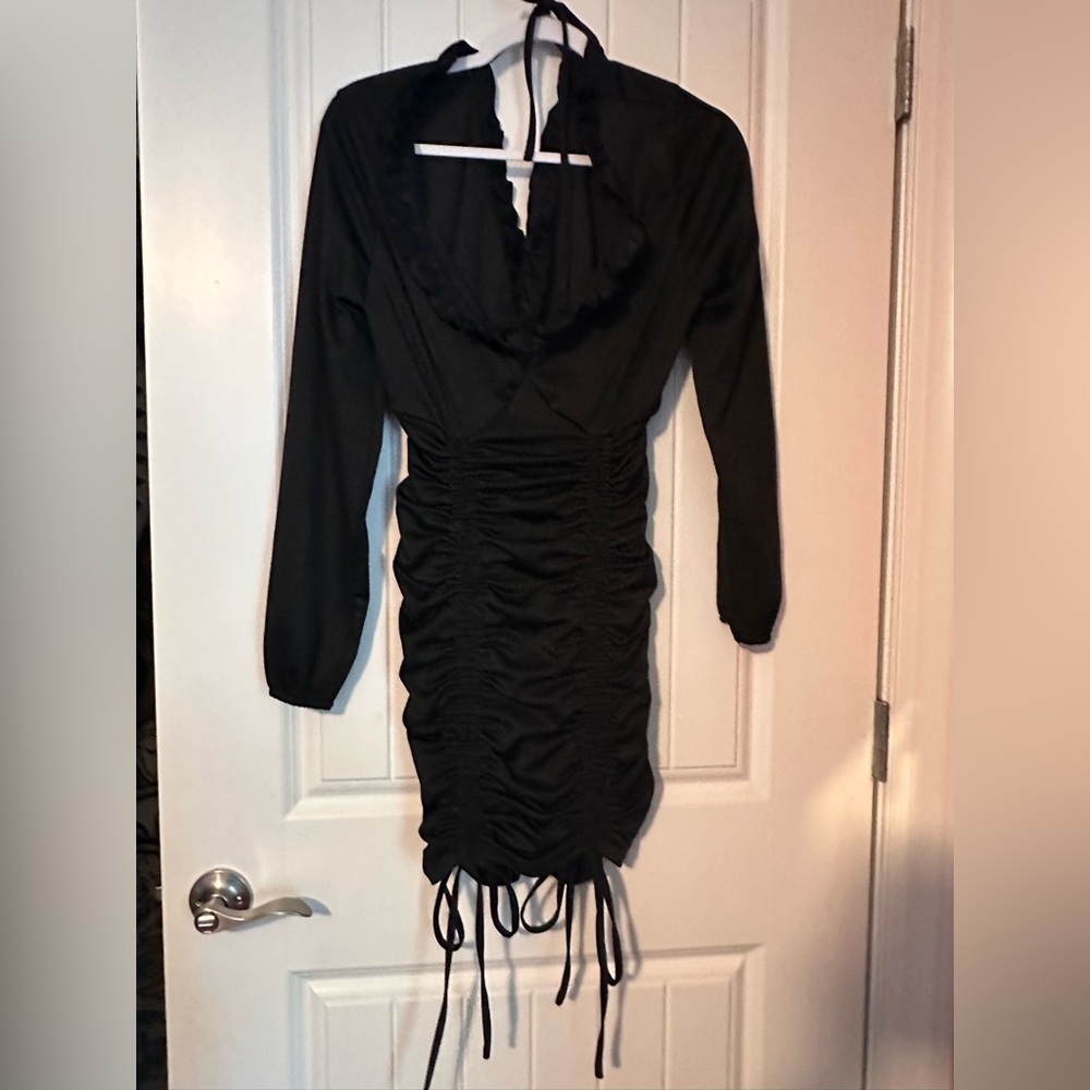 Black Curvy Mid thigh long sleeve dress